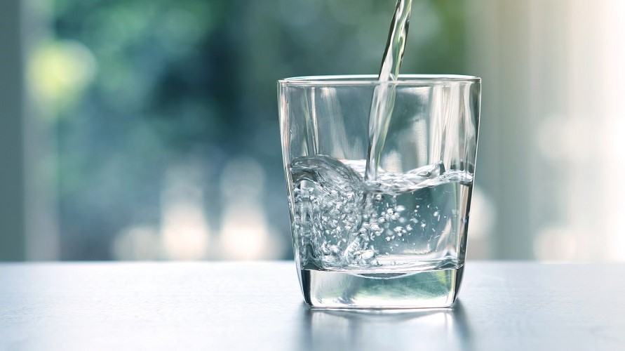 Glas mit Wasser Glas mit Wasser